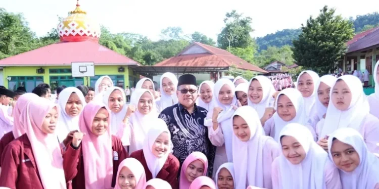 Ketua DPRD Sumbar Ajak Generasi Muda Lebih Cerdas dan Religius