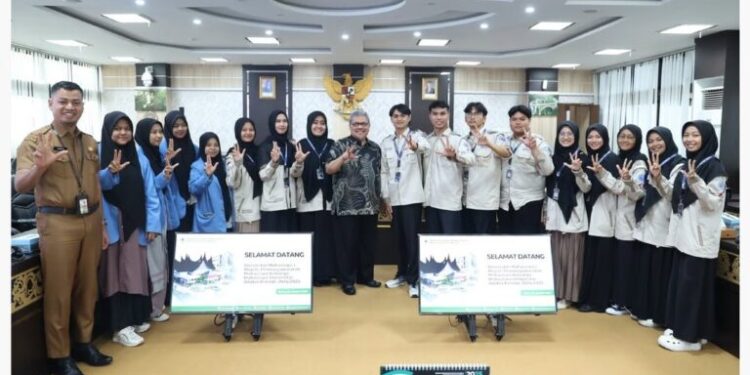 Kunjungi DPRD Sumbar, MPM-KM Universitas Adzkia Pelajari Lebih Dalam Tupoksi Lembaga Legislatif