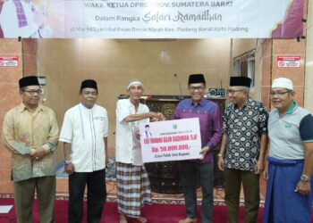 Wakil Ketua DPRD Sumbar Evi Yandri Salurkan Bantuan Rp 50 Juta Saat Safari Ramadhan