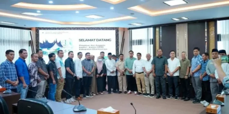 Ketua Tim Pakar DPRD Sumbar Terima Kunjungan Pimpinan dan Anggota Komisi DPRD Dharmasraya