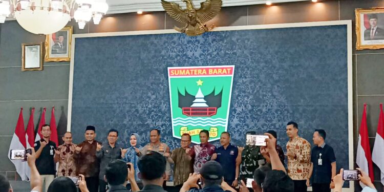 Wakil Ketua DPRD Sumbar Evi Yandri Hadiri Peringatan Hari Buruh Internasional