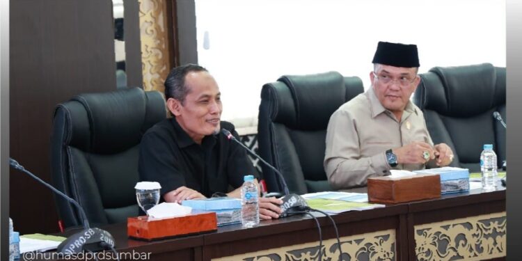 Komisi III Bahas Hasil Fasilitasi Ranperda Penyelenggaraan Kemudahan Berusaha