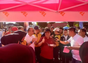 Rekor MURI Masak 1 Ton Rendang, Ketua DPRD Sumbar Muhidi Apresiasi Polda Sumbar