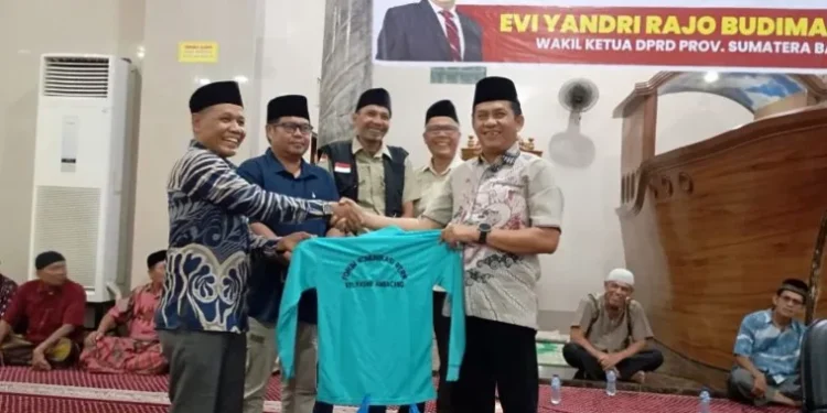 Reses di Pasar Ambacang, Evi Yandri Dorong Percepatan Pelebaran Jalan Bypass Koto Tingga